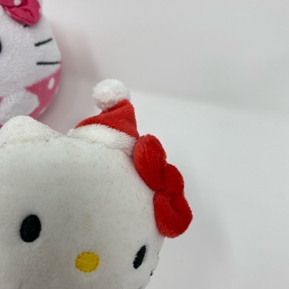 Bundle of 2 Hello Kitty Plushies - Picture 4 of 5